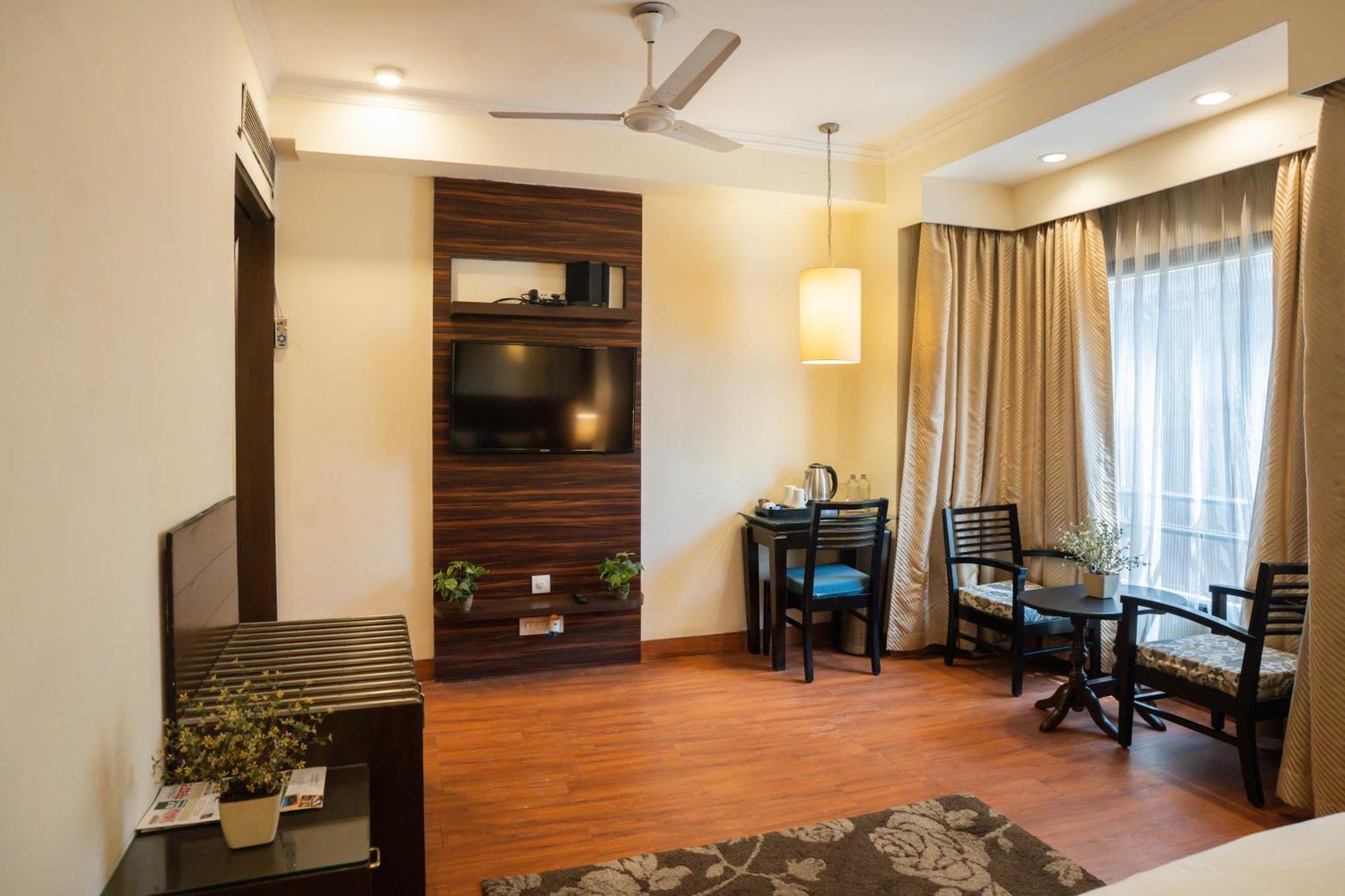 Ahuja Residency Cyber City II คูร์เคาน์ ภายนอก รูปภาพ