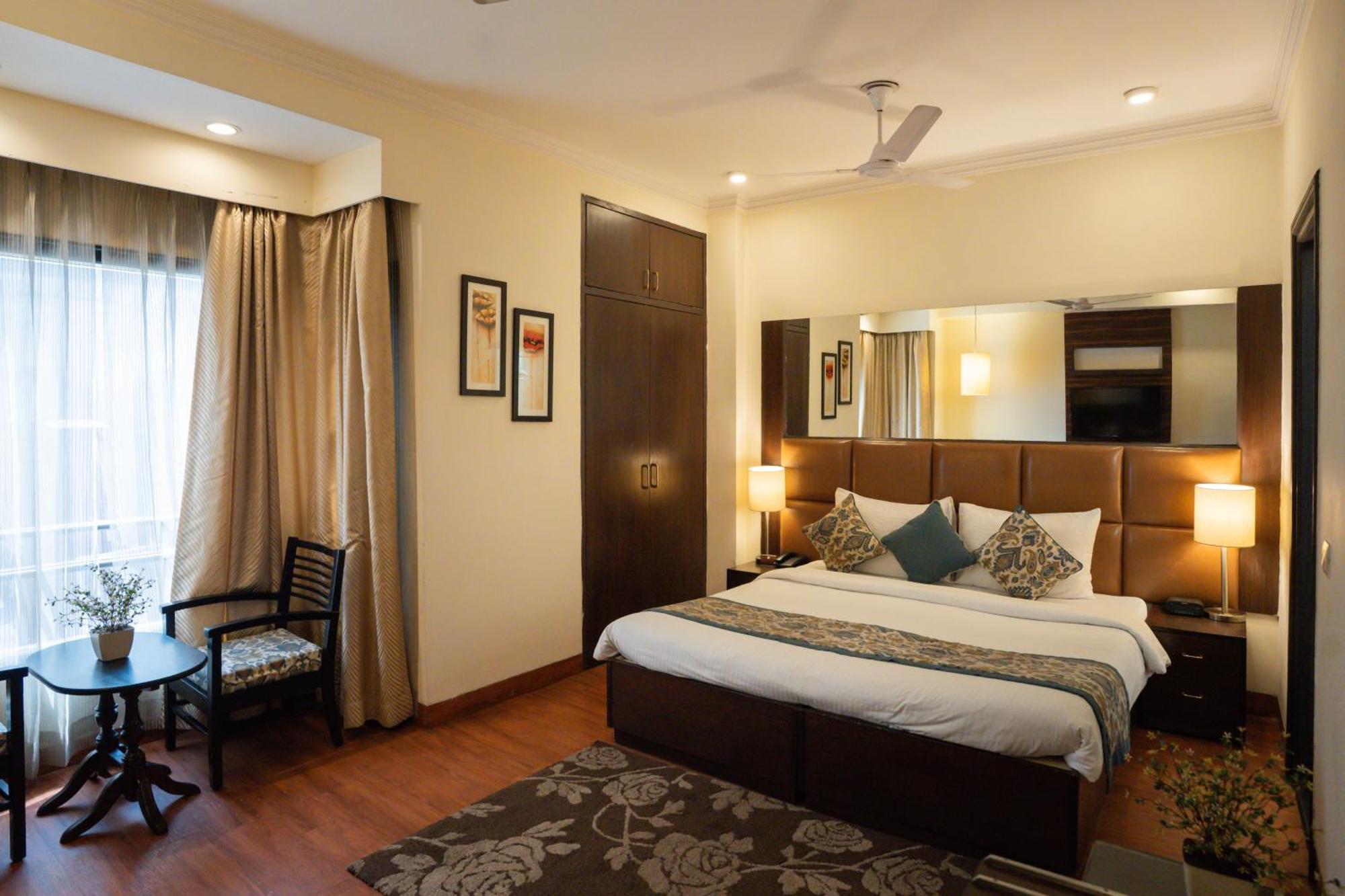 Ahuja Residency Cyber City II คูร์เคาน์ ภายนอก รูปภาพ