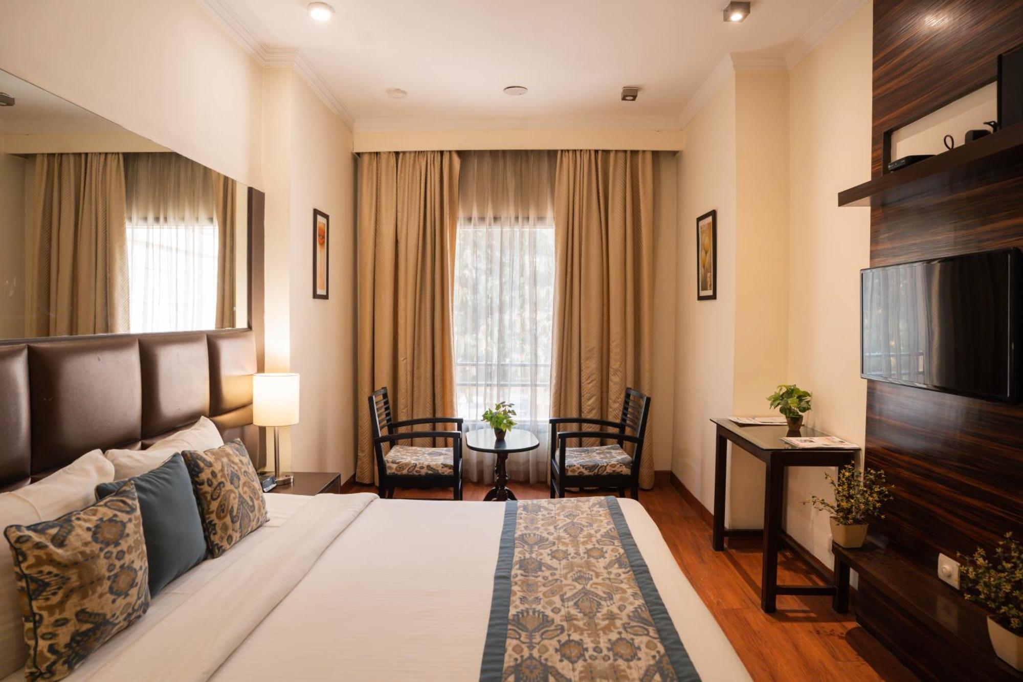Ahuja Residency Cyber City II คูร์เคาน์ ภายนอก รูปภาพ