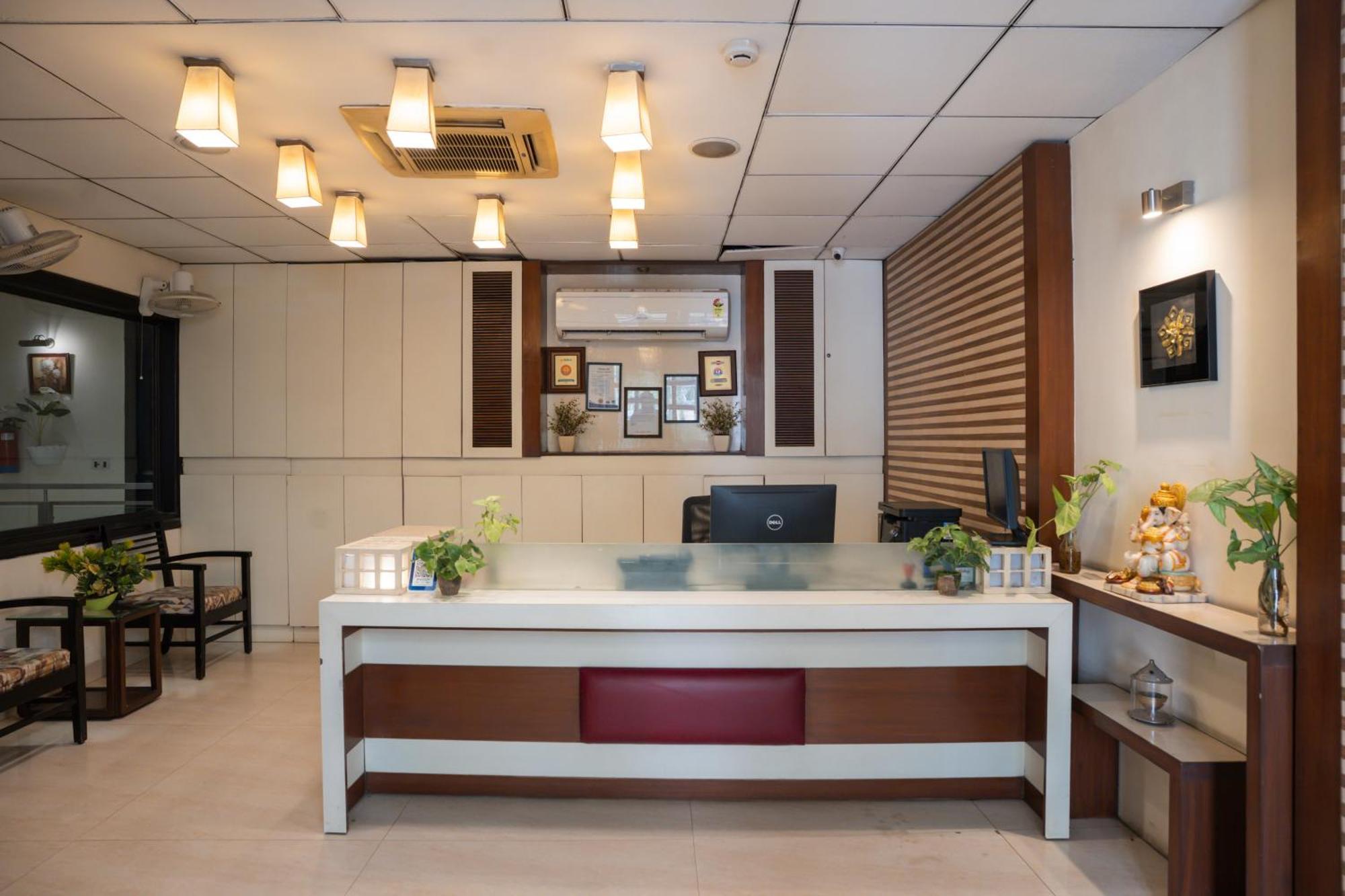 Ahuja Residency Cyber City II คูร์เคาน์ ภายนอก รูปภาพ