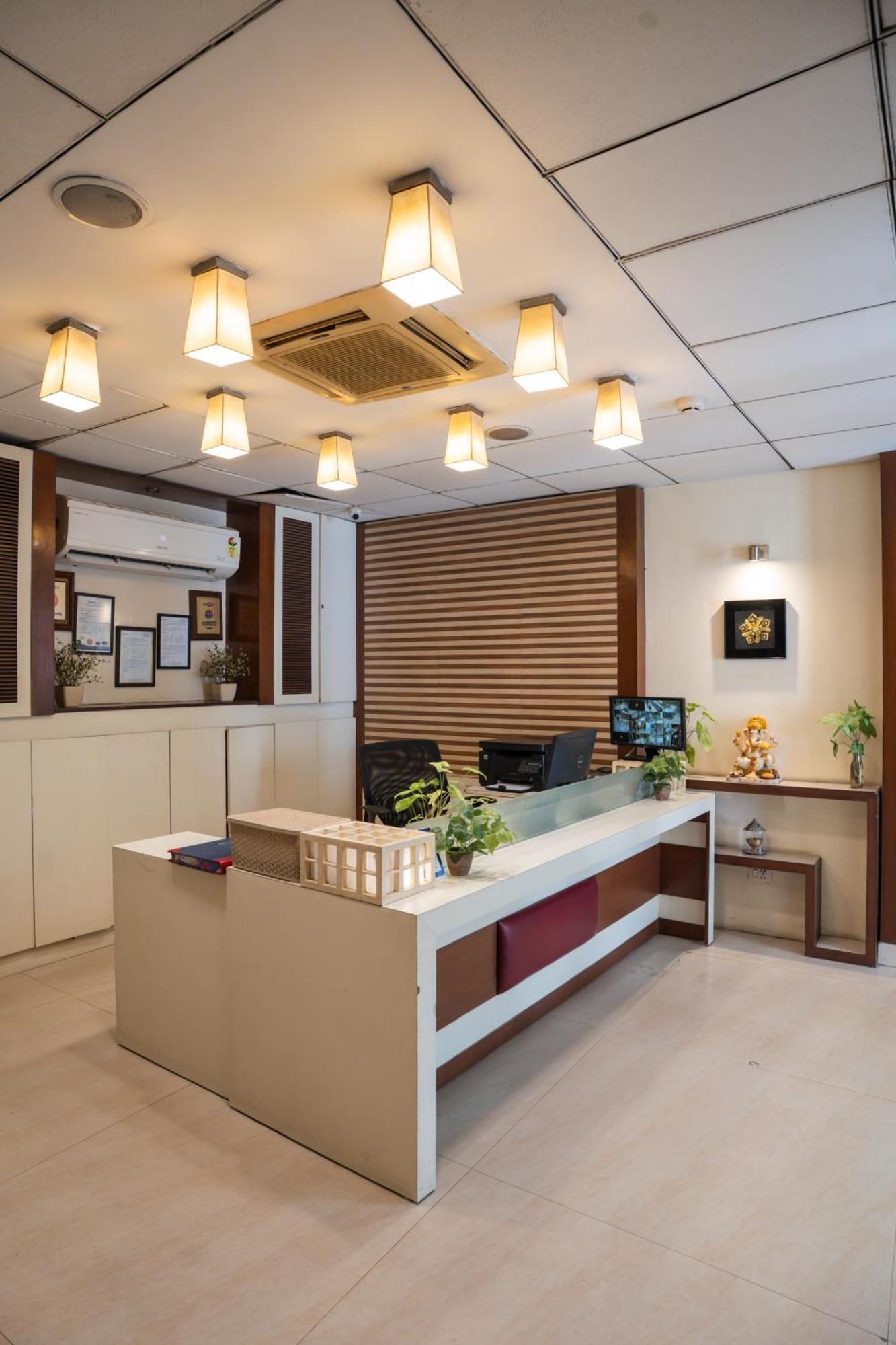 Ahuja Residency Cyber City II คูร์เคาน์ ภายนอก รูปภาพ